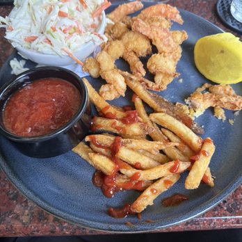 The Tap Room at Dubsdread - Fried Shrimp, French fries and coleslaw - American Near Me - Orlando, Florida The Tap Room at Dubsdread - Fried Shrimp, French fries and coleslaw - American Near Me - Orlando, Florida