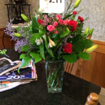 Conroy's Flowers - The arrangement I received. - Florists Near Me - Downey, California Conroy's Flowers - The arrangement I received. - Florists Near Me - Downey, California