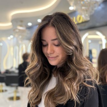 Davida Salon - Beautiful caramel balayage finished with loose waves.
Follow us on IG & TikTok @davidasalon - Hair Salons Near Me - New York, New York Davida Salon - Beautiful caramel balayage finished with loose waves.
Follow us on IG & TikTok @davidasalon - Hair Salons Near Me - New York, New York