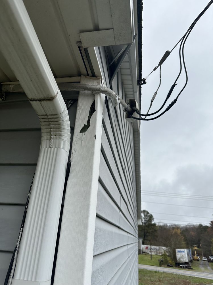 Slide of Sutphins Flooring & More