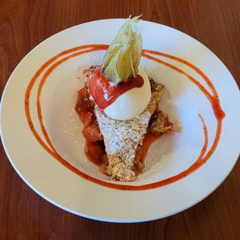 Truffle Pigs - Strawberry rhubarb pie - Canadian (New) Near Me - Field, British Columbia