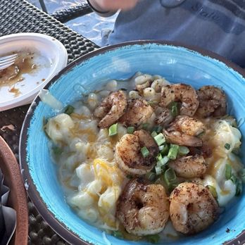 Bongos Beach Bar and Grille - Mac and cheese with grilled shrimps - Bars Near Me - St. Pete Beach, Florida