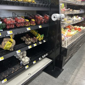 Dollar General - Fresh produce section - Grocery Near Me - Georgetown, Texas