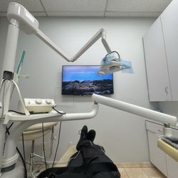 Hollywood Smile Dental - Nadia E Taheri DDS