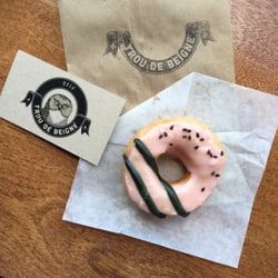 Trou de Beigne - Watermelon mint mini doughnut