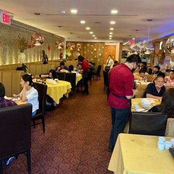 LN1380 - Dining Area - Seafood Near Me - Little Neck, New York