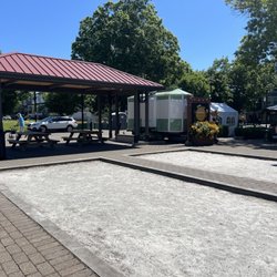 Royal Scot Sips & Eats - Covered tables for rainy days & bocce ball areas to play games.