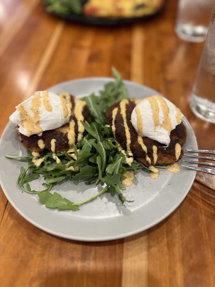 Social spots from Libro at Laurelwood