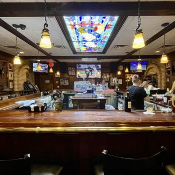 Pellicci's - The bar area - Italian Near Me - Stamford, Connecticut Pellicci's - The bar area - Italian Near Me - Stamford, Connecticut