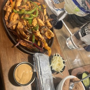 Fiesta Mexican Restaurant - Chicken fajitas - Mexican Near Me - West Des Moines, Iowa Fiesta Mexican Restaurant - Chicken fajitas - Mexican Near Me - West Des Moines, Iowa