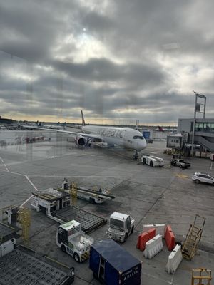Terminal 4 by null