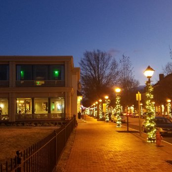 Riverview Restaurant & Bar - Beautiful view outside - Bars Near Me - Burlington, New Jersey