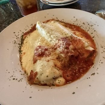 Li'l Rizzo's Restaurant - Lake Ozark - Cannoli - Italian Near Me - Lake Ozark, Missouri