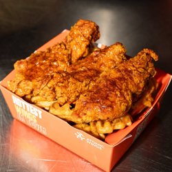 Atomic Wings Fridley