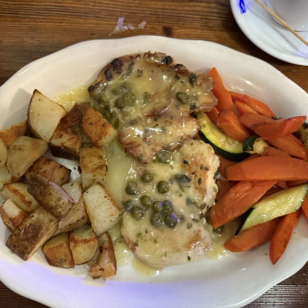 Viking Garden Restaurant - Chicken Piccata is delish! - American Near Me - Solvang, California Viking Garden Restaurant - Chicken Piccata is delish! - American Near Me - Solvang, California