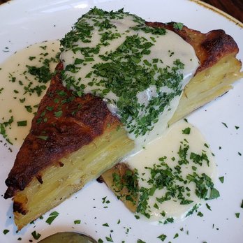 FlintCreek Cattle - Pommes Dauphinoise, nutmeg cream, parmesan - New American Near Me - Seattle, Washington FlintCreek Cattle - Pommes Dauphinoise, nutmeg cream, parmesan - New American Near Me - Seattle, Washington