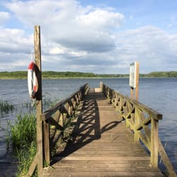 Camping am Ruppiner See - Steg an der Badestelle zwei Gehminuten vom Campingplatz entfernt.