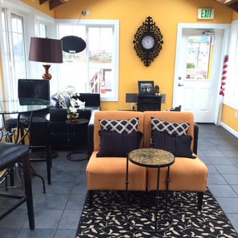 Java Hut - Comfy! - Coffee & Tea Near Me - Crescent City, California