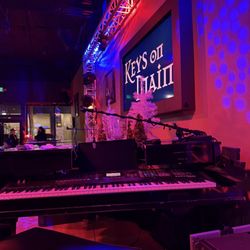 Getting ready to hear some piano battling.