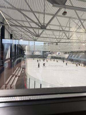 32 Bar & Grill by null