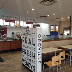 Wendy's - The lobby was super clean and cozy