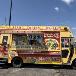 Taqueria La Placita - The truck & Menu