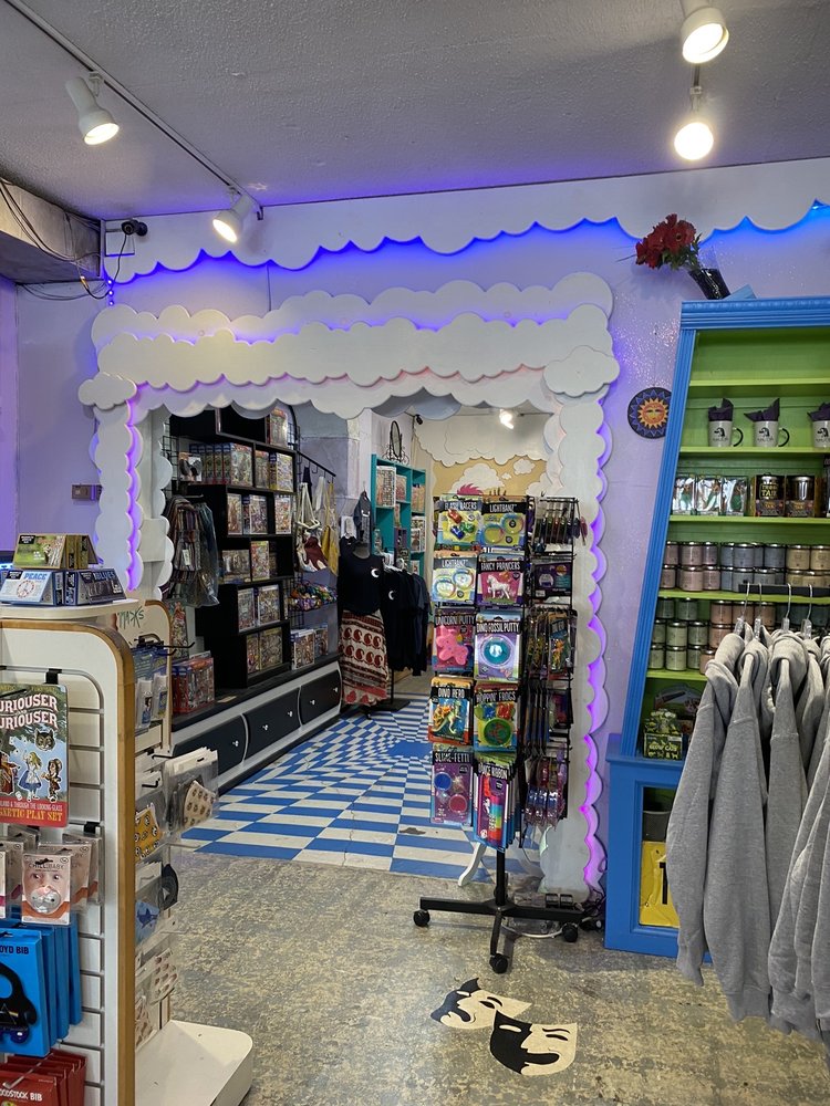 THE BLACK CAT SHOPPE 40 Photos & 33 Reviews 8 Market St, Wilmington