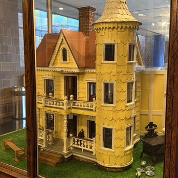 The Charleston Museum - Large doll house with yellow exterior - Museums Near Me - Charleston, South Carolina
