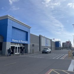 Walmart Supercenter - Outside of store