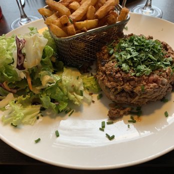 Il Etait un Square - Gascon Tartare....yummy! - Burgers Near Me - Paris, 75 Il Etait un Square - Gascon Tartare....yummy! - Burgers Near Me - Paris, 75