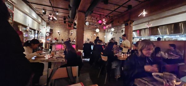 MeeT in Yaletown by null