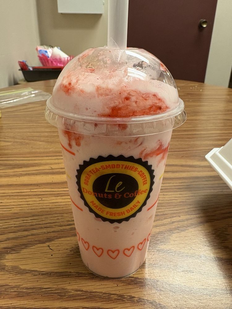 Le Donuts & Coffee Logo