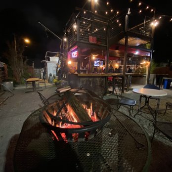Franklin Motors - Warm fire, twinkly lights, good beer - Beer Gardens Near Me - Chapel Hill, North Carolina