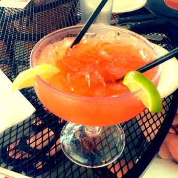 Cocomo's Grill - 32 oz Marco Sunset - Seafood Near Me - Marco Island, Florida