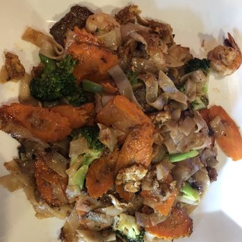 Pho Cao Noodle House - Stir fry noodle with beef and shrimp. - Bubble Tea Near Me - Van Buren, Arkansas Pho Cao Noodle House - Stir fry noodle with beef and shrimp. - Bubble Tea Near Me - Van Buren, Arkansas