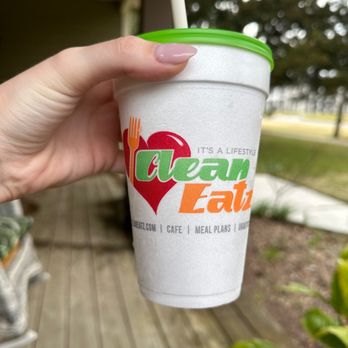 Clean Eatz - Chocolate Covered Strawberry 2022 protein smoothie - Juice Bars & Smoothies Near Me - Pensacola, Florida