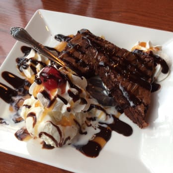 Captains Quarters Riverside Grille - Half portion of brownie sunday - Seafood Near Me - Prospect, Kentucky