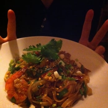 Asian Wok - Pad thaï crevettes - Thai Near Me - Paris, 75 Asian Wok - Pad thaï crevettes - Thai Near Me - Paris, 75