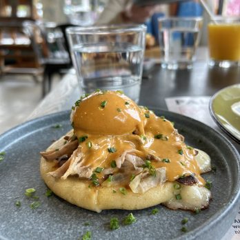 Palette 22 - Pupusa Benedict - Bars Near Me - Arlington, Virginia