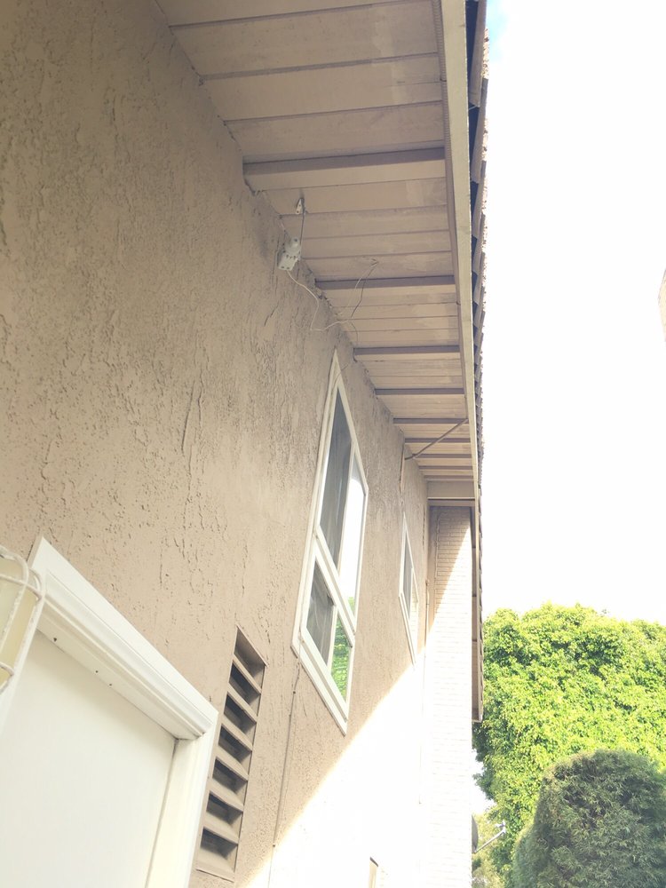 Slide of Absolut Roofing