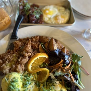 Banana Leaf - Fried chicken Benedict's - Breakfast & Brunch Near Me - El Cerrito, California Banana Leaf - Fried chicken Benedict's - Breakfast & Brunch Near Me - El Cerrito, California