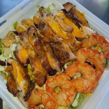 Caribbean Hut - Grilled shrimp/ jerk chicken salad - Food Trucks Near Me - Carterville, Illinois