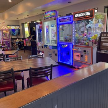Round Table Pizza - Round Table Renton games and entertainment section right side of the restaurant - Pizza Near Me - Renton, Washington Round Table Pizza - Round Table Renton games and entertainment section right side of the restaurant - Pizza Near Me - Renton, Washington