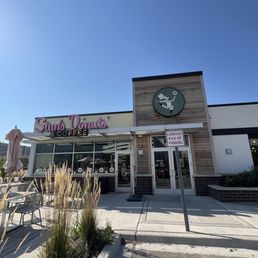 Exterior photo of Stan's Donuts & Coffee - Rosemont, Illinois Exterior photo of Stan's Donuts & Coffee - Rosemont, Illinois