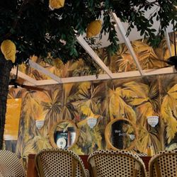 Limonada Bar + Brunch - Interior design of the restaurant