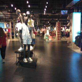 Primark - Primark -- Burlington Mall : 1100 Middlesex Turnpike, Burlington           Interior - Women's Clothing Near Me - Burlington, Massachusetts
