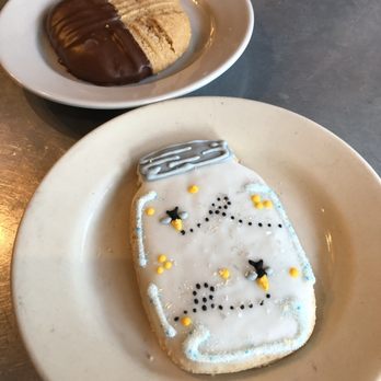 Paulie's - Yummmm shortbread cookie and a chocolate dipped peanut butter cookie - Sandwiches Near Me - Houston, Texas