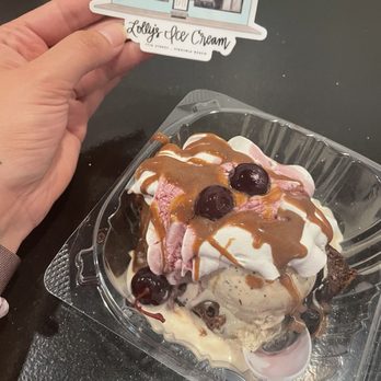 Lolly's Creamery - Brownie sundae with coffee ice cream and lollys suggested toppings - Ice Cream & Frozen Yogurt Near Me - Norfolk, Virginia Lolly's Creamery - Brownie sundae with coffee ice cream and lollys suggested toppings - Ice Cream & Frozen Yogurt Near Me - Norfolk, Virginia