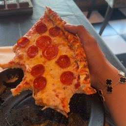 1-Pound Pizza Slice