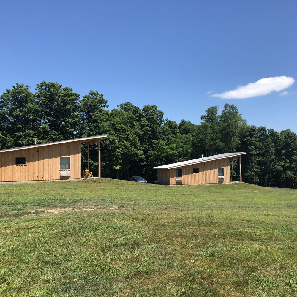 Lakeside Resort - Side view of the new cabins that overlook Seneca. A cute mix of modern and rustic. - Resorts Near Me - Watkins Glen, New York Lakeside Resort - Side view of the new cabins that overlook Seneca. A cute mix of modern and rustic. - Resorts Near Me - Watkins Glen, New York